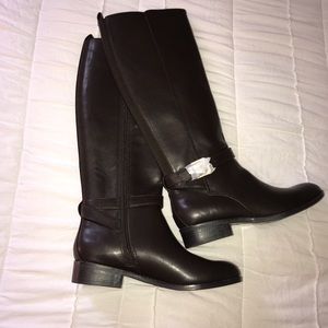 NWT Boots